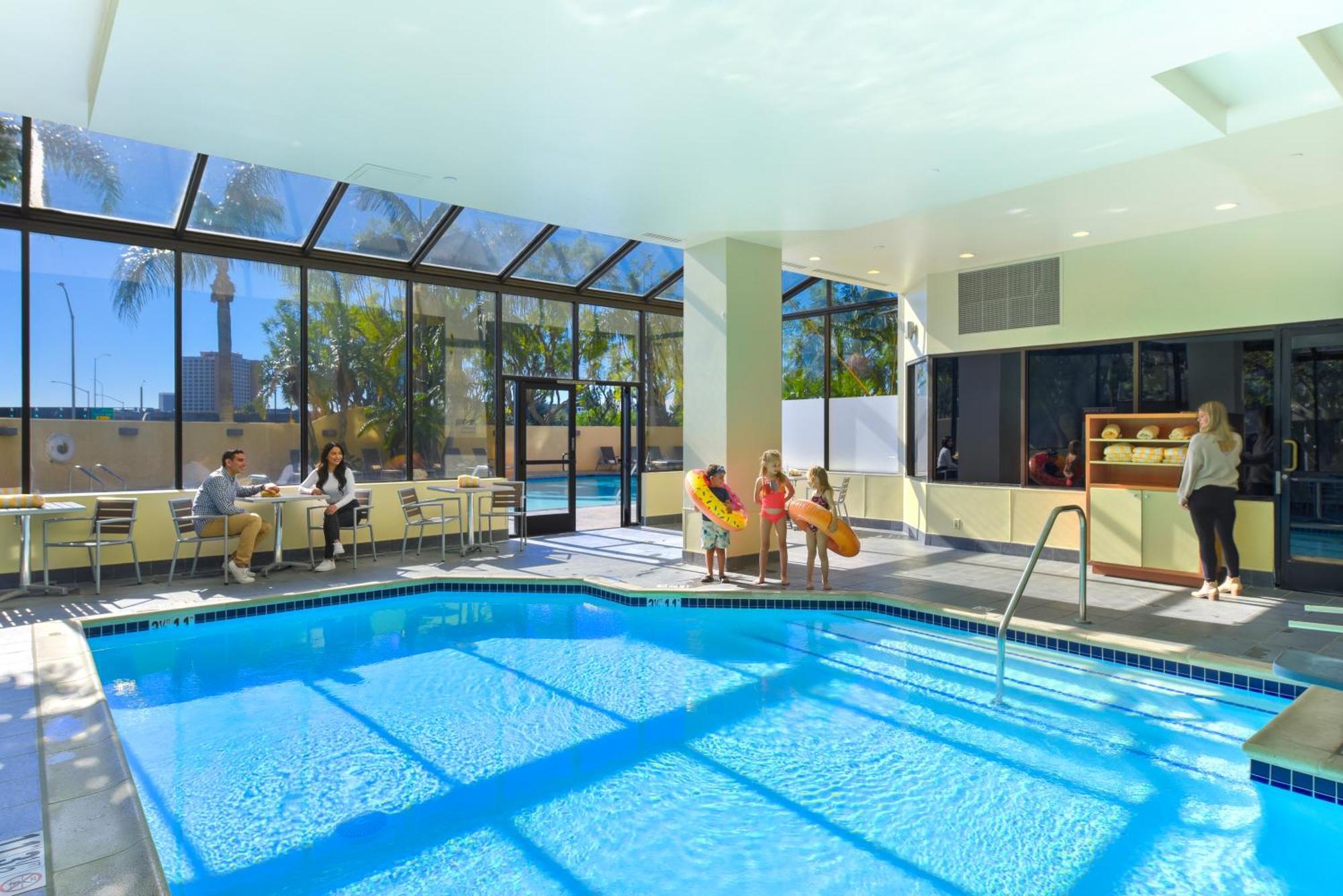 Embassy Suites By Hilton Anaheim-Orange Экстерьер фото